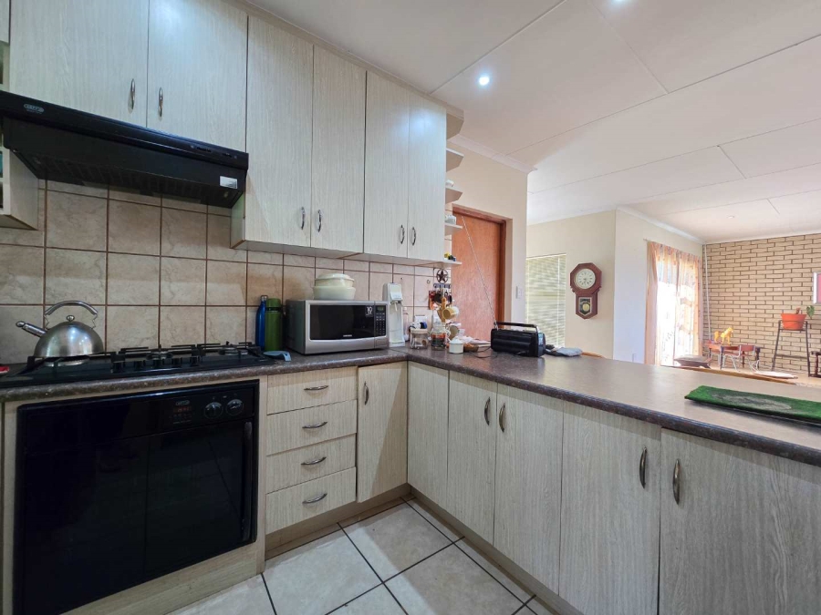 3 Bedroom Property for Sale in Stilbaai Wes Western Cape
